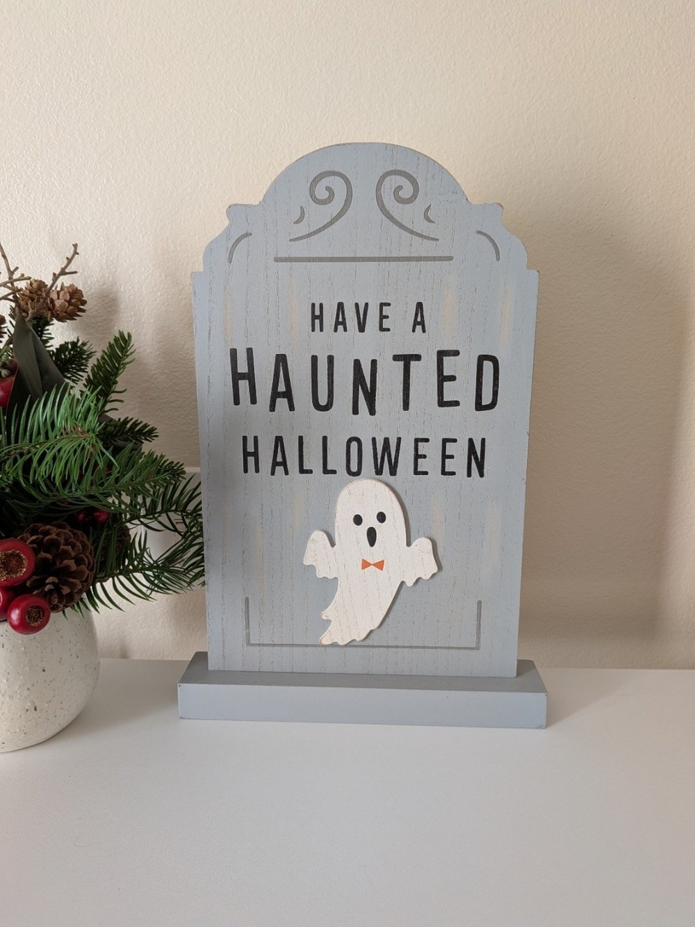 Hyde and Eek tombstone sign